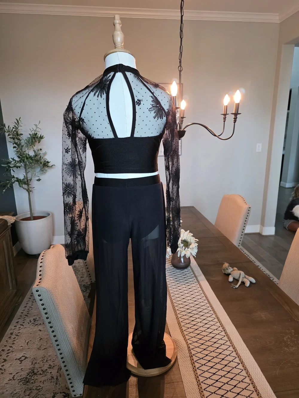 N/A elegant black